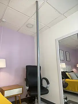 Cataleyaa23 online show from April 2, 2026, 8:28 pm