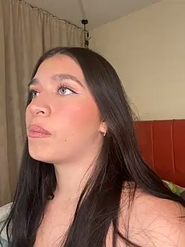 Caandace online show from April 17, 2026, 7:39 pm