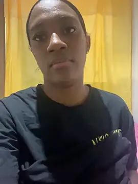 Emi rousse online show from April 18, 2026, 7:18 pm