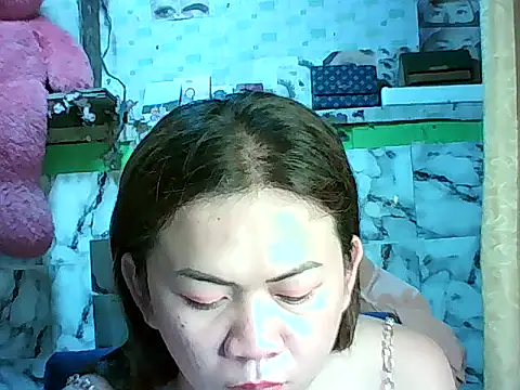ur lovelychen online show from April 1, 2026, 3:18 am