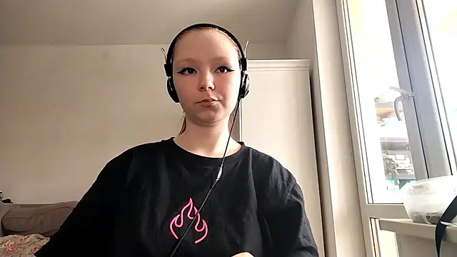 Snapshot of velyraxis chatting on March 3, 2026, 12:00 pm velyraxis online show from March 3, 2026, 12:00 pm