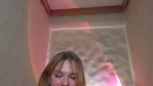 cyberl0ve  online show from March 21, 2026, 4:21 pm