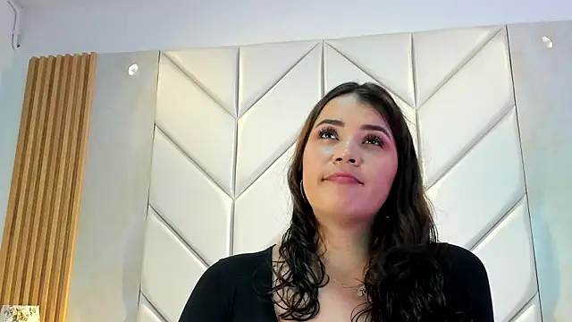 Samanta Rave online show from May 4, 2026, 1:18 pm