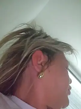 CarmenCapricorn online show from March 3, 2026, 7:47 am