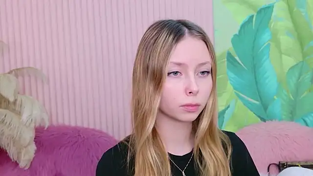 Tessa Cross online show from March 3, 2026, 8:09 am