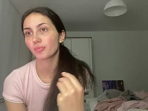 Snapshot of Ellamay06 chatting on March 4, 2026, 7:42 pm Ellamay06 online show from March 4, 2026, 7:42 pm