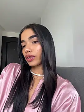 Bella Smithe online show from April 5, 2026, 3:53 pm