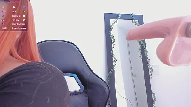 Snapshot of Kloeraize chatting on March 4, 2026, 11:55 pm Kloeraize online show from March 4, 2026, 11:55 pm