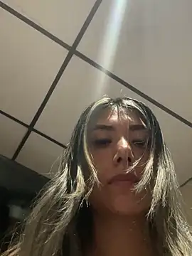 stefanyqueen69 online show from April 19, 2026, 4:39 pm