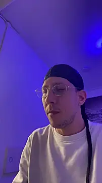 TitanNoir online show from April 12, 2026, 10:26 pm