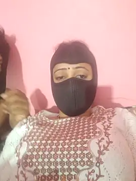 Couple hot999 online show from April 29, 2026, 6:14 pm