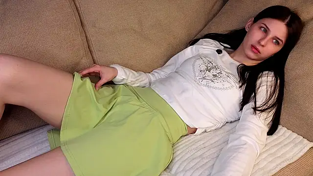 KerstinMaynor online show from April 4, 2026, 12:46 pm