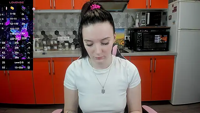 Snapshot of Mary_Blu chatting on January 6, 2025, 1:09 am Mary Blu online show from January 6, 2025, 1:09 am