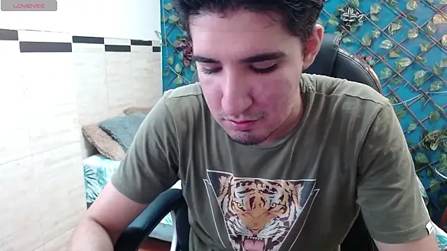 Roccoallegeri online show from April 13, 2026, 12:21 pm