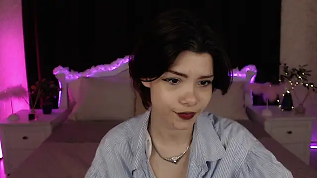 llittle-peachh online show from March 12, 2026, 3:40 pm