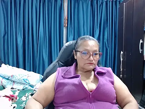  BellaNocturna online show from April 8, 2026, 3:28 am