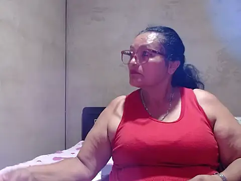 Snapshot of _BellaNocturna chatting on May 12, 2026, 1:36 am BellaNocturna online show from May 12, 2026, 1:36 am