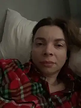 Luna2547 online show from April 4, 2026, 4:55 am