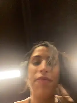 sweetwanda online show from April 10, 2026, 4:33 pm