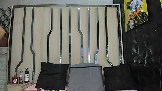 FreyaHL online show from April 14, 2026, 7:42 pm