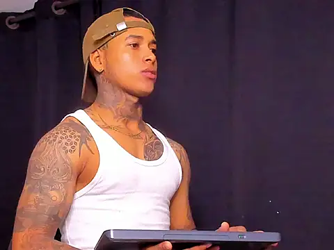 Snapshot of tyler_bell_ chatting on March 4, 2026, 2:01 pm tyler bell online show from March 4, 2026, 2:01 pm