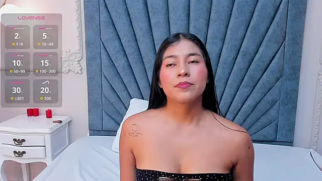 Snapshot of Leandra-Johnson chatting on April 29, 2026, 1:48 pm Leandra-Johnson online show from April 29, 2026, 1:48 pm