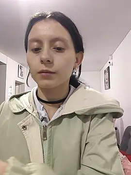 Naomimolie online show from April 1, 2026, 11:33 am