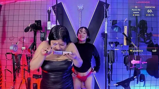 Tiffany Dulce BDSM online show from March 5, 2026, 11:06 am