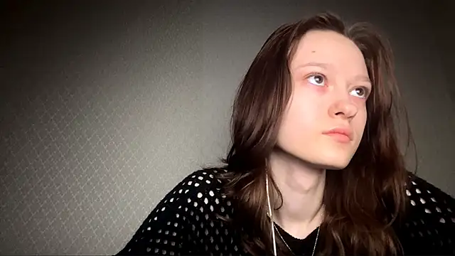 Snapshot of HousedMud chatting on March 3, 2026, 9:10 pm HousedMud online show from March 3, 2026, 9:10 pm