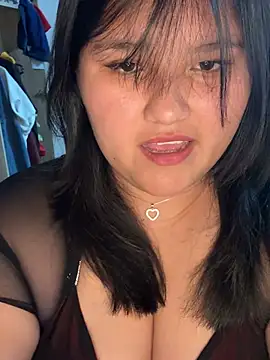 Snapshot of lunaluxe7 chatting on March 30, 2026, 8:10 pm lunaluxe7 online show from March 30, 2026, 8:10 pm