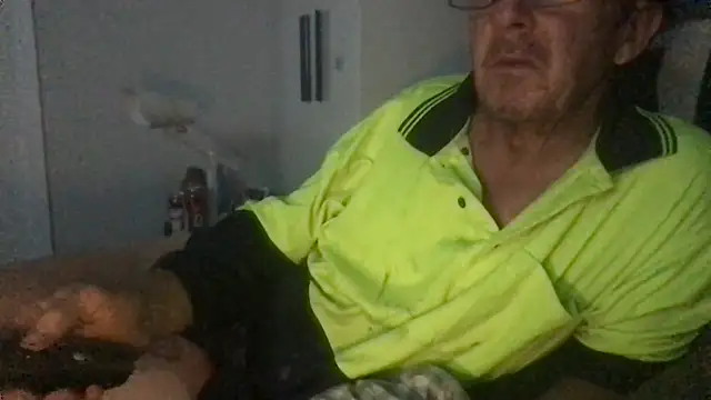 Snapshot of MrBombasticxxx chatting on July 10, 2026, 5:48 pm MrBombasticxxx online show from July 10, 2026, 5:48 pm