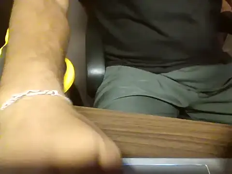 Snapshot of bigbuldgee chatting on March 3, 2026, 9:48 am bigbuldgee online show from March 3, 2026, 9:48 am