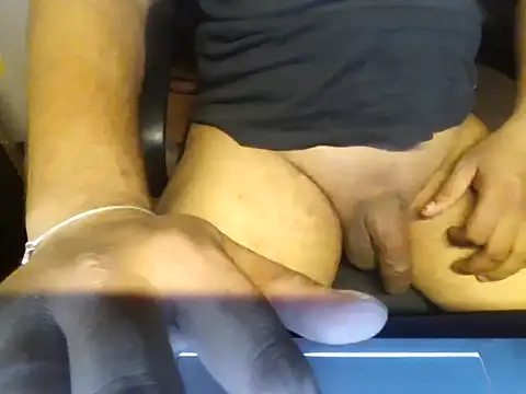 Snapshot of bigbuldgee chatting on March 3, 2026, 9:53 pm bigbuldgee online show from March 3, 2026, 9:53 pm