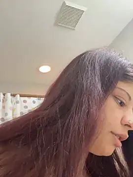 Snapshot of rubie_roja chatting on August 3, 2026, 4:00 pm rubie roja online show from August 3, 2026, 4:00 pm
