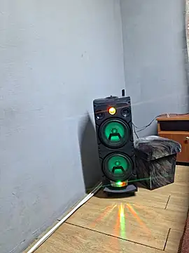 Minike75 online show from April 16, 2026, 3:46 pm