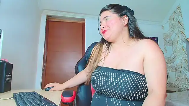 Snapshot of Estrella-gold chatting on March 4, 2026, 6:47 pm Estrella-gold online show from March 4, 2026, 6:47 pm