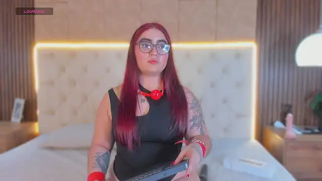 apriilfox online show from April 11, 2026, 3:55 am