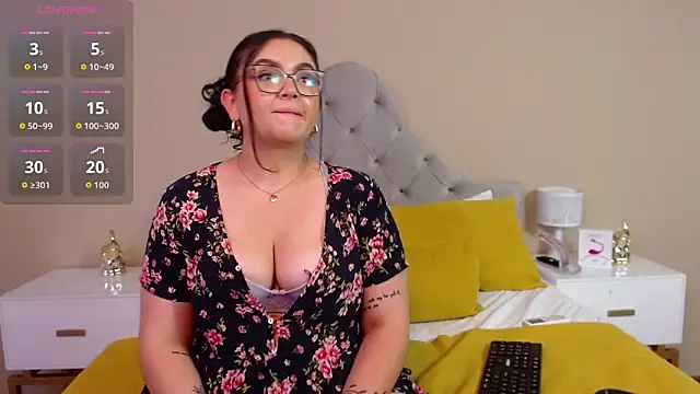 AlmaraRouge online show from March 19, 2026, 8:57 pm