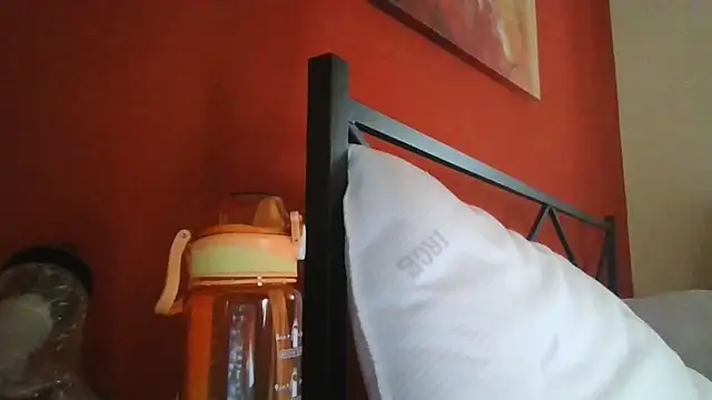 Emilyvuxa online show from May 9, 2026, 5:23 am