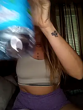 Emilyvuxa online show from May 16, 2026, 5:15 am