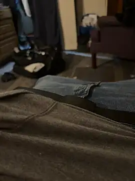 Snapshot of Laszloooor chatting on March 3, 2026, 4:07 am Laszloooor online show from March 3, 2026, 4:07 am