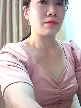 Snapshot of Bondgirl_9 chatting on March 22, 2026, 9:18 pm Bondgirl 9 online show from March 22, 2026, 9:18 pm