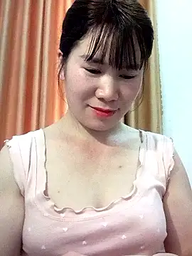 Bondgirl 9 online show from May 16, 2026, 7:05 am