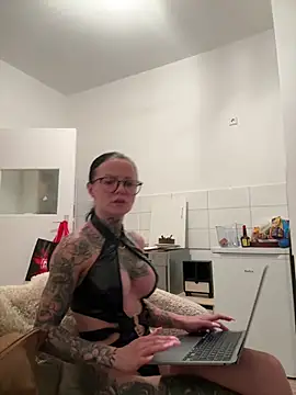SkinnyLilly online show from July 16, 2026, 8:48 pm
