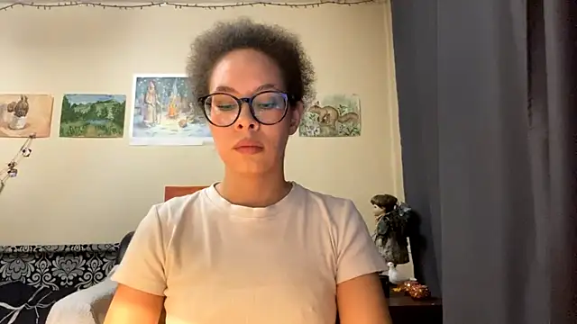 Snapshot of Selena_blom chatting on March 4, 2026, 1:17 pm Selena blom online show from March 4, 2026, 1:17 pm