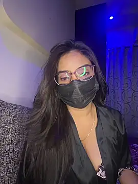 nikki catz online show from April 18, 2026, 7:07 pm