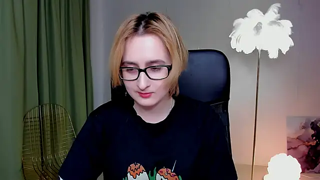 LixeLuna online show from March 5, 2026, 9:38 am