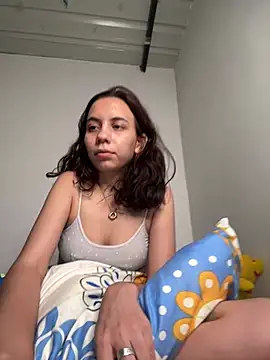 Snapshot of Nicole_Cute04 chatting on June 4, 2026, 5:02 am Nicole Cute04 online show from June 4, 2026, 5:02 am