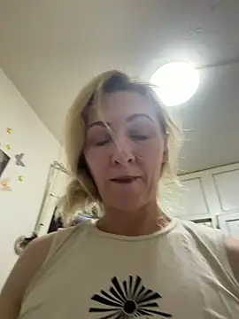 Snapshot of Secret_Ladyx chatting on June 21, 2026, 4:48 am Secret Ladyx online show from June 21, 2026, 4:48 am