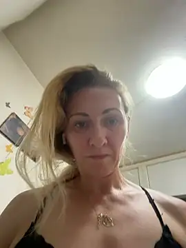 Snapshot of Secret_Ladyx chatting on July 18, 2026, 4:05 am Secret Ladyx online show from July 18, 2026, 4:05 am
